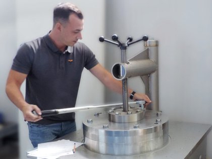 Pressure and crack testing